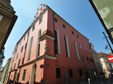 czy muzeum archeologiczne w poznaniu przystosowane jest do wózków inwalidzkich